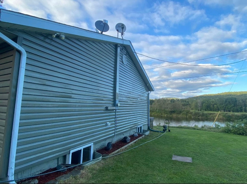 Pressure Washing: siding GET A QUOTE NOW